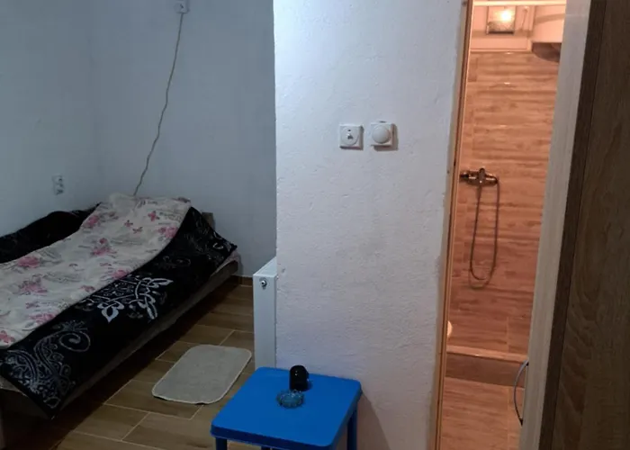 Lalinac Hostel Lalince